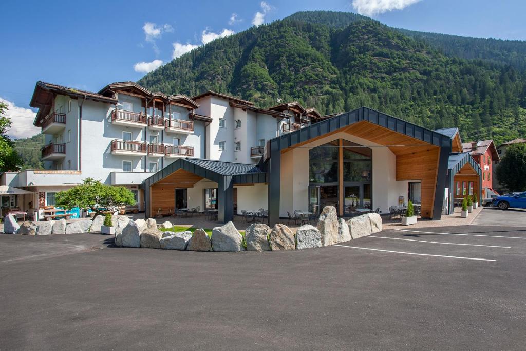 Nespecifikovaný výhled na hory nebo výhled na hory při pohledu z hotelu