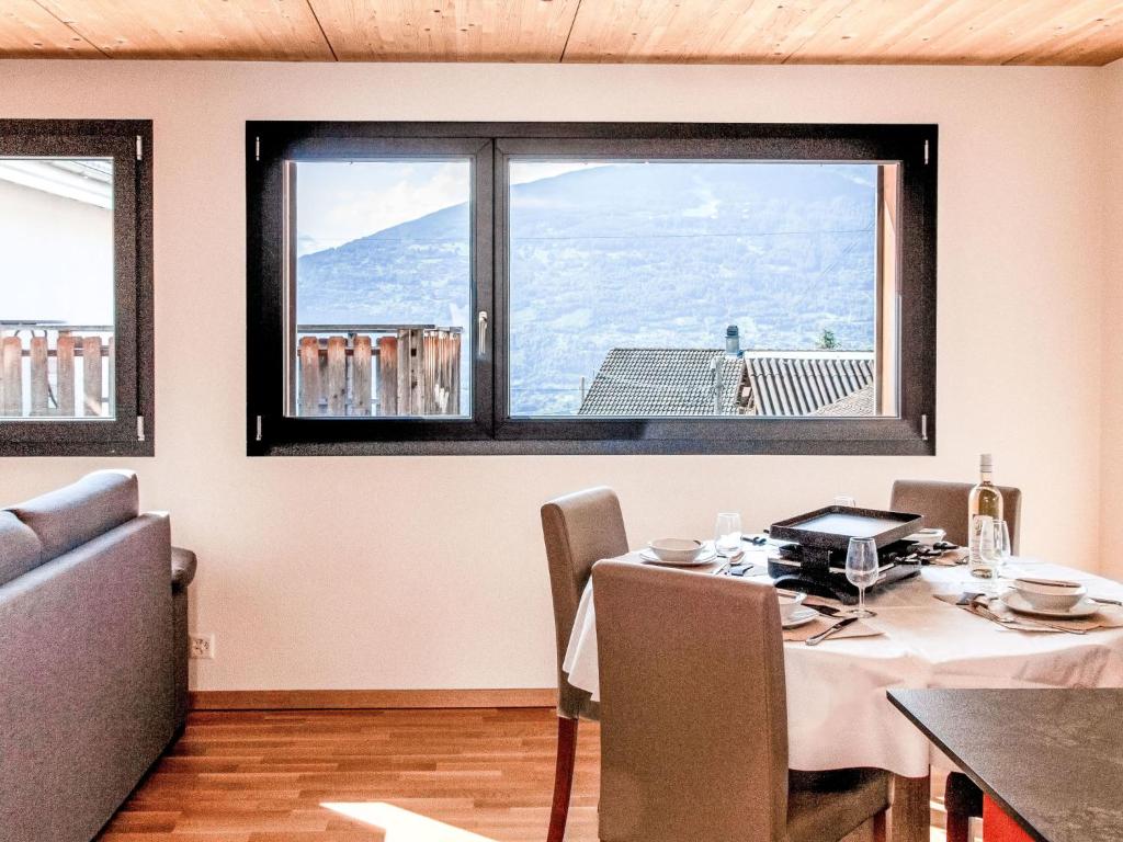 Fotografie z fotogalerie ubytování Chalet Le Raccard by Interhome v destinaci Savièse
