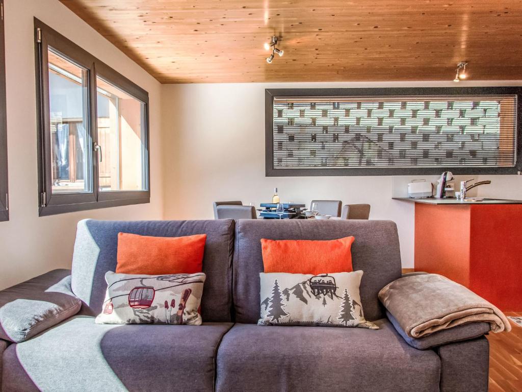Posezení v ubytování Chalet Le Raccard by Interhome