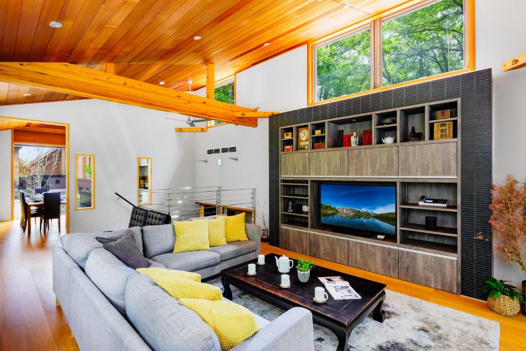 TV/trung tâm giải trí tại Phoenix Cocoon by HHG