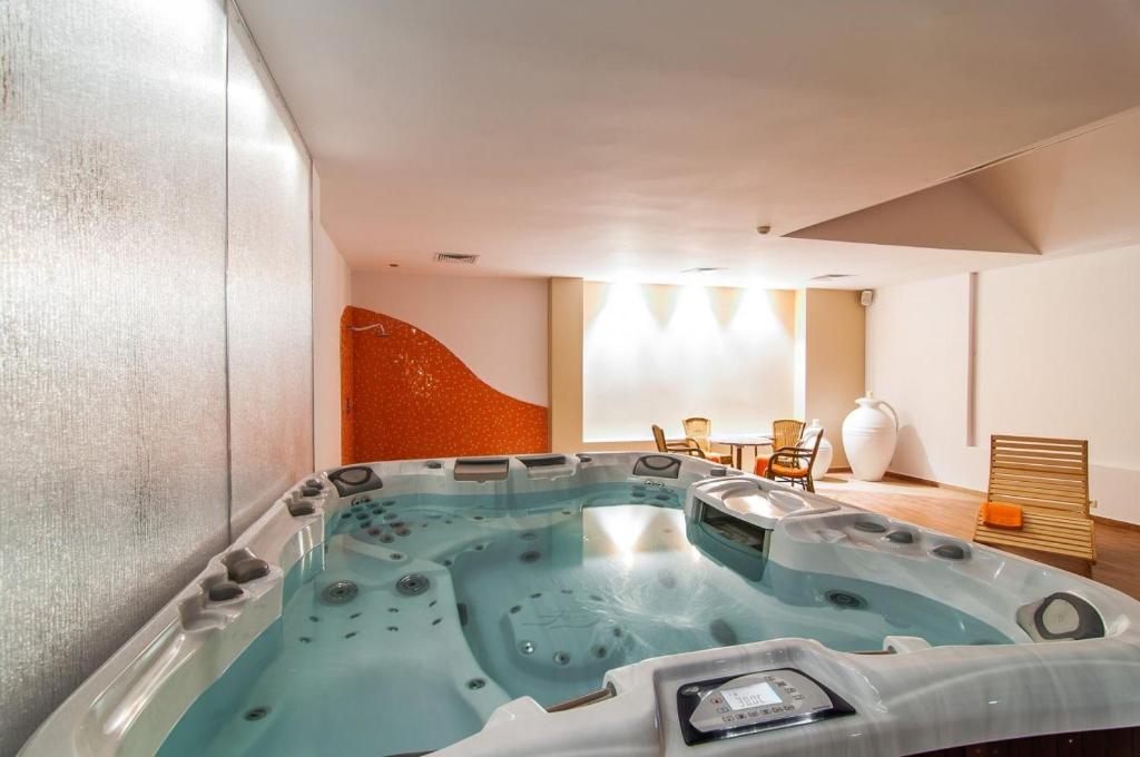 Fotografie z fotogalerie ubytování Hotel Windsor w Jachrance v destinaci Jachranka