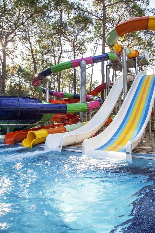 Bazén v ubytování Wome Deluxe Hotel - Halal All Inclusive nebo v jeho okolí