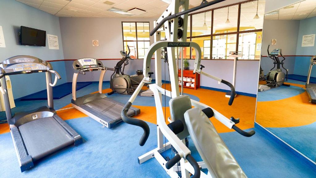 Fitness centrum a/nebo fitness zařízení v ubytování Quality Inn Saint-Jean-sur-Richelieu