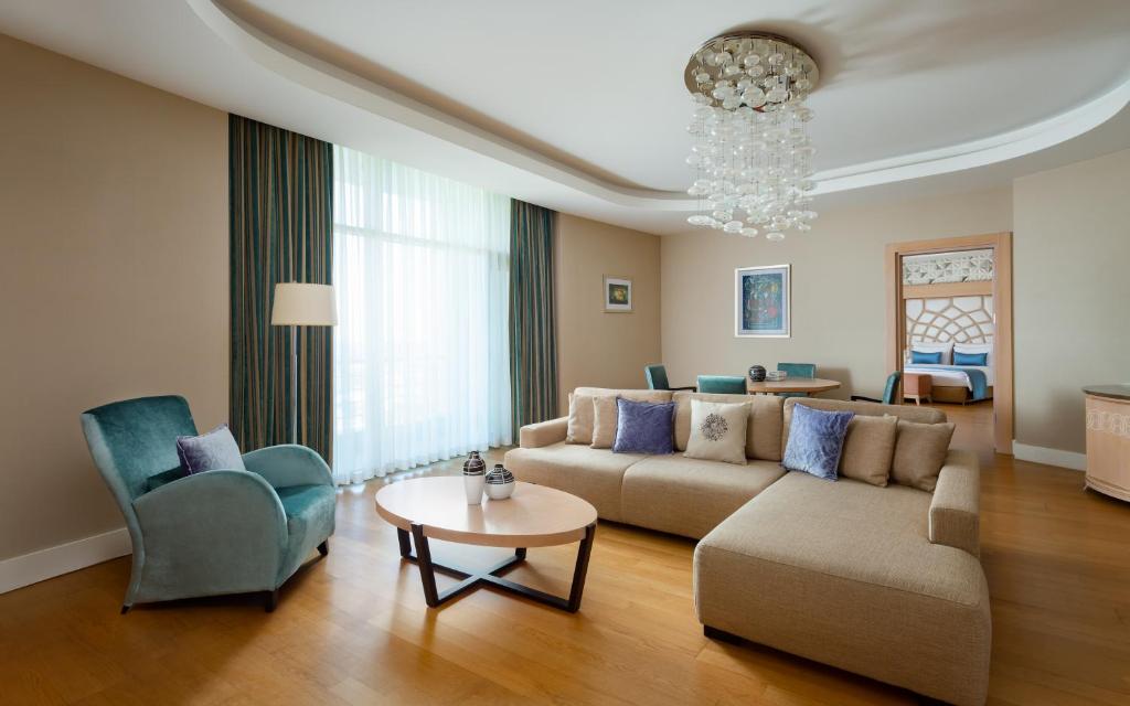Posezení v ubytování Badamdar Hotel and Residences