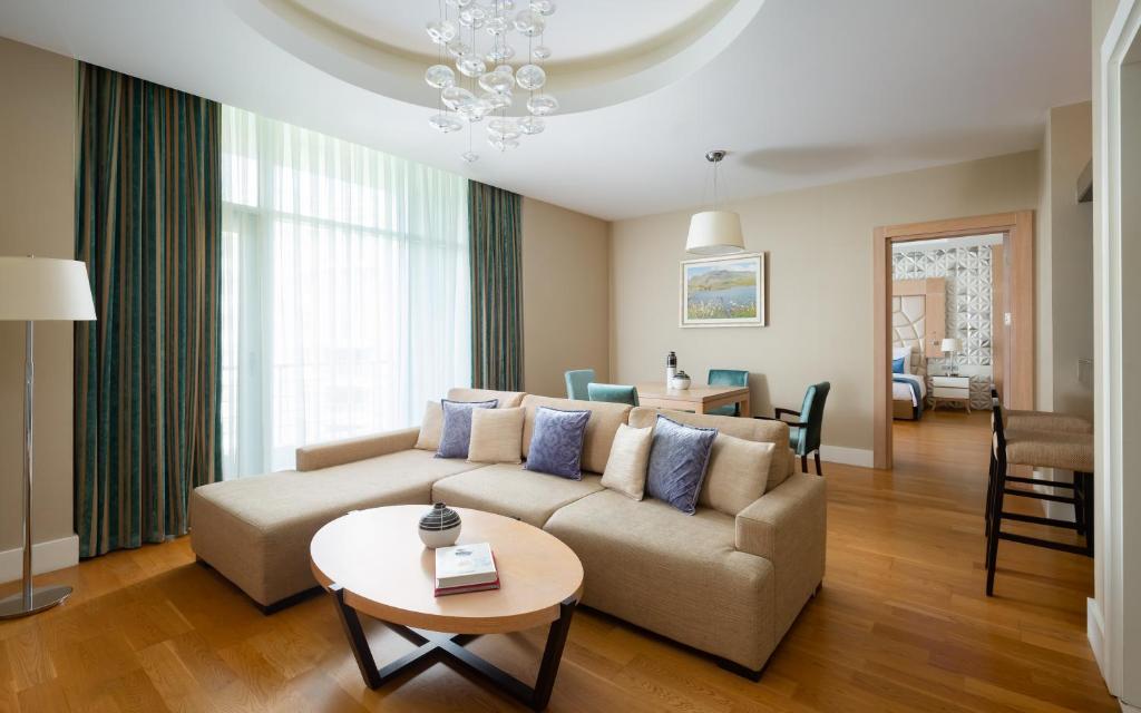 Posezení v ubytování Badamdar Hotel and Residences