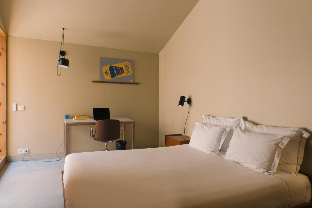 Outsite Porto Mouco - Resim 12