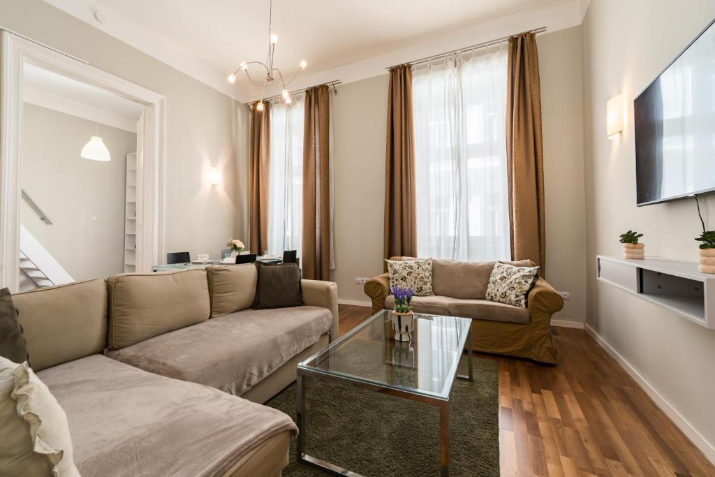 Spacious Apartment by Opera 1065 Budapest, Nagymező utca 7 kép - 1