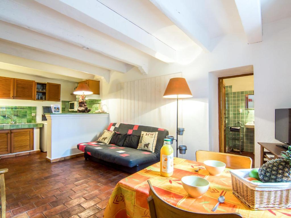 Η κουζίνα ή μικρή κουζίνα στο Studio Gassin Village by Interhome