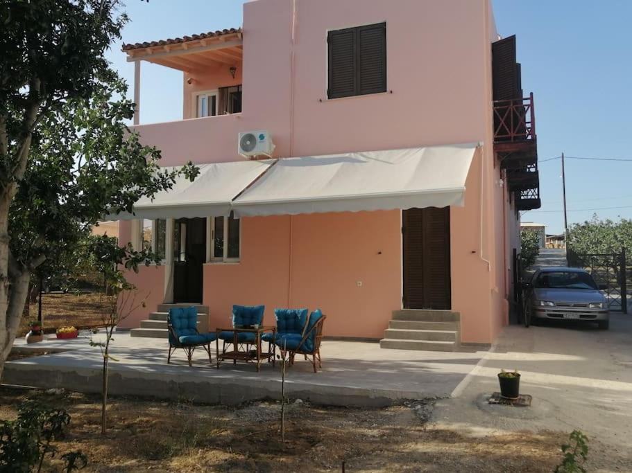 Το κτήριο όπου στεγάζεται  το διαμέρισμα