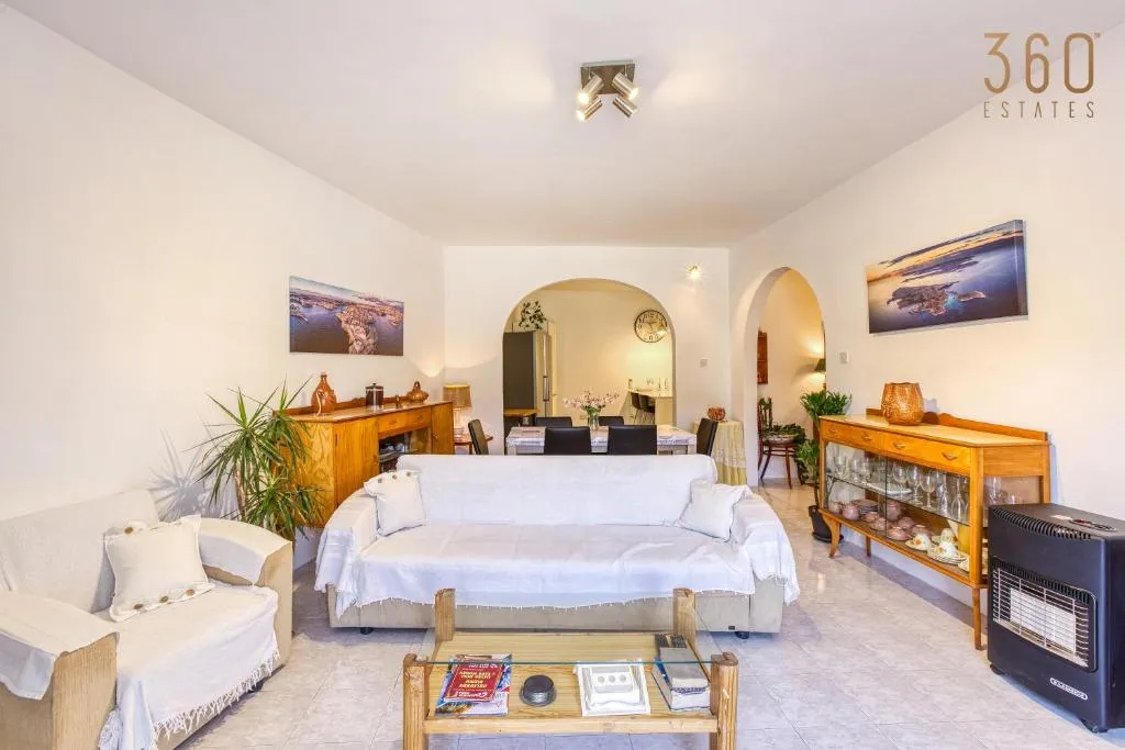 Cosy 1BR Apt with private balcony in St Pauls Bay by 360 Estates