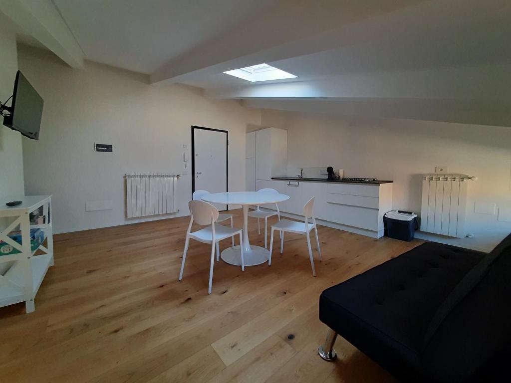 Μια τηλεόραση ή/και κέντρο ψυχαγωγίας στο l'appartamentino in centro storico