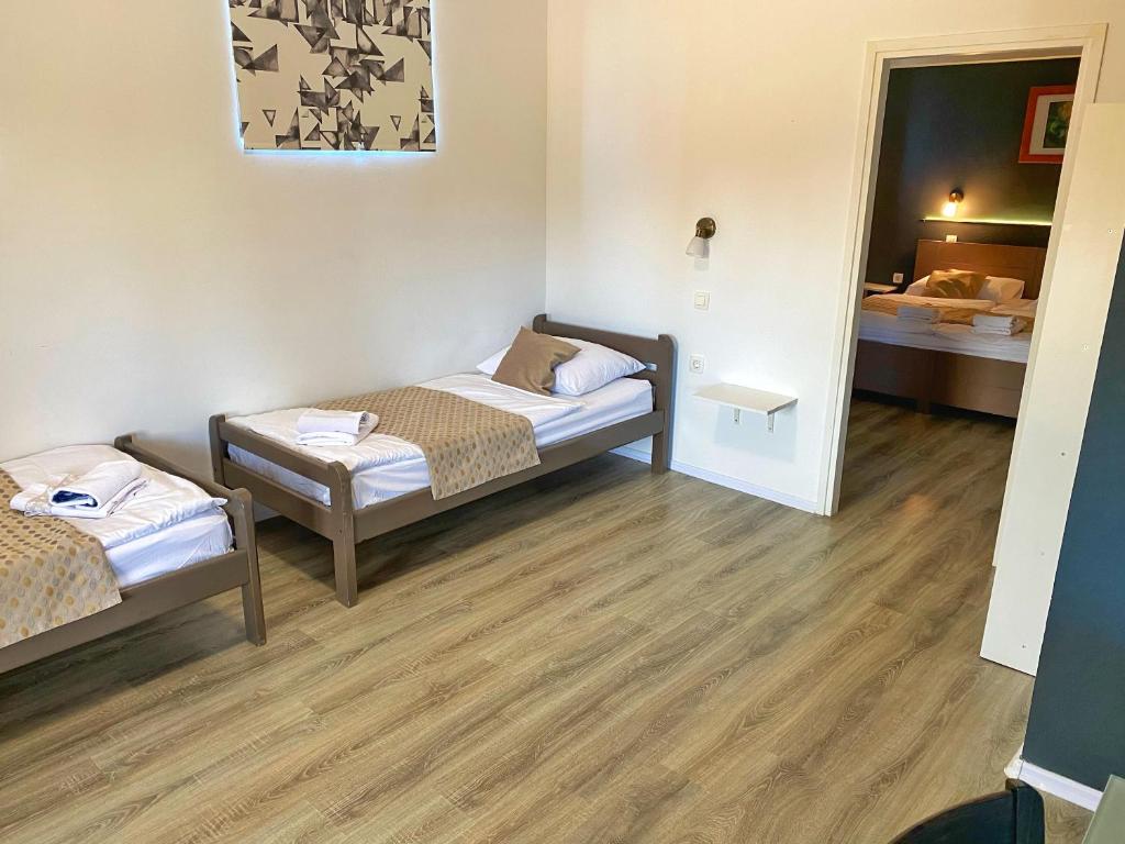 16 Lakes Guesthouse - 9