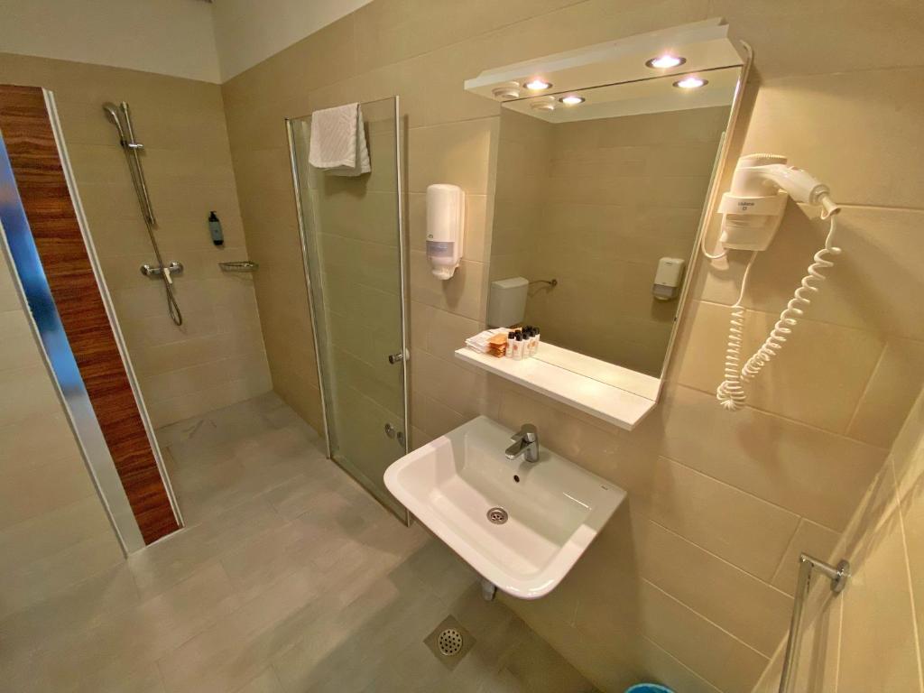 16 Lakes Guesthouse - 16