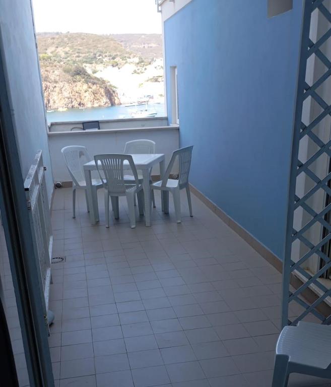 A balcony or terrace at Hotel La Baia