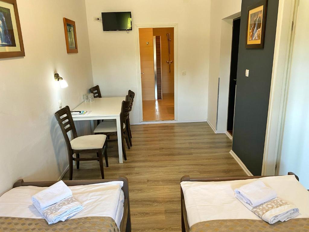 16 Lakes Guesthouse - 15