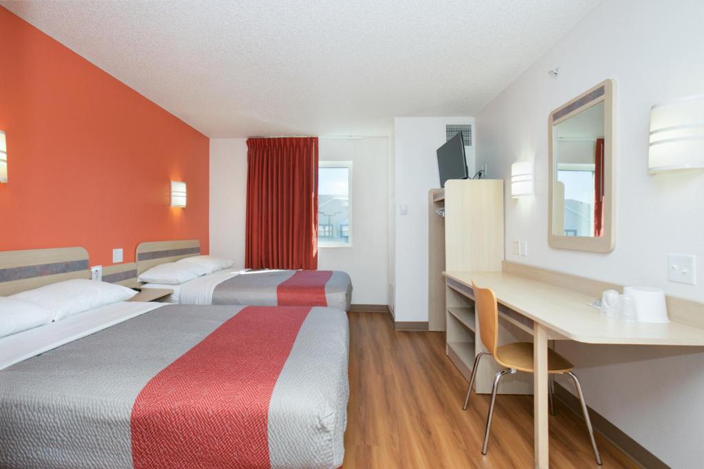 Motel 6-Brooklyn Center, MN - Minneapolis - Habitación Cuádruple - No Fumadores