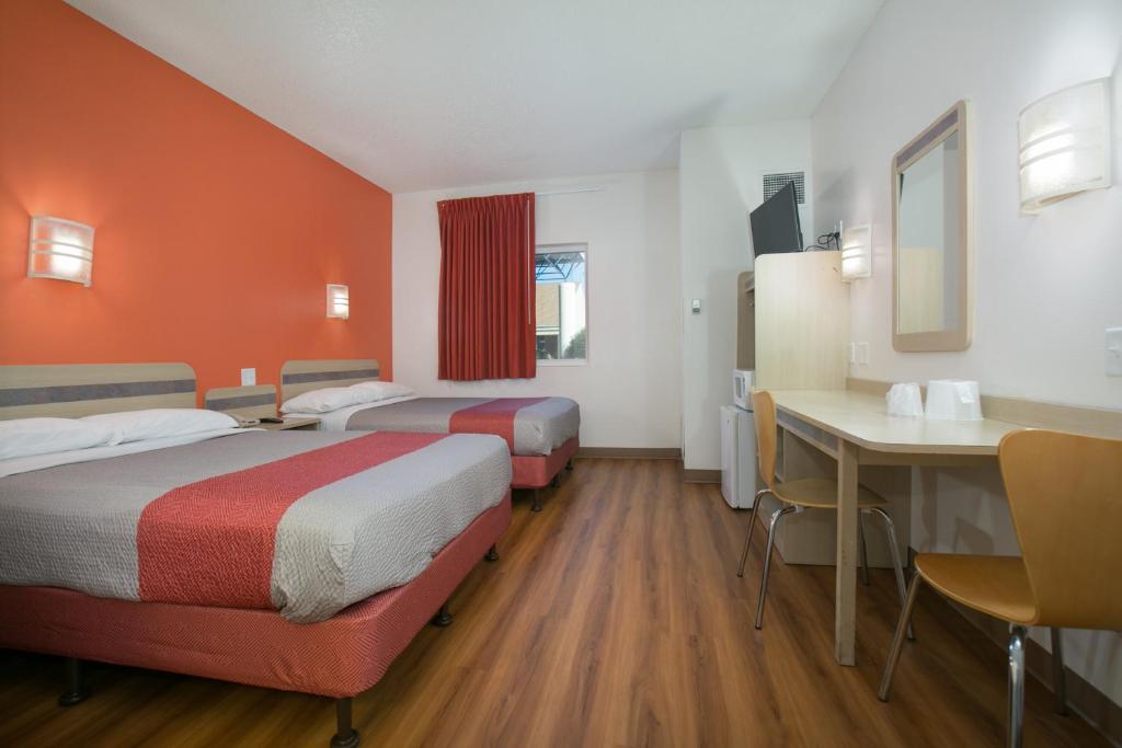 Motel 6-Brooklyn Center, MN - Minneapolis - Habitación Cuádruple Deluxe