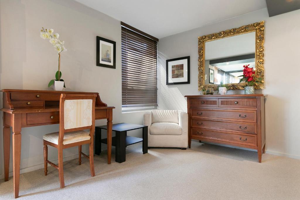 The Legacy Gem - One-Bedroom Apartment