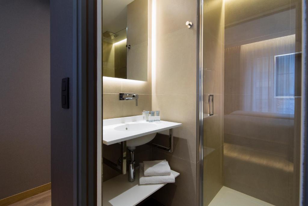 Cler Hotel - Resim 9