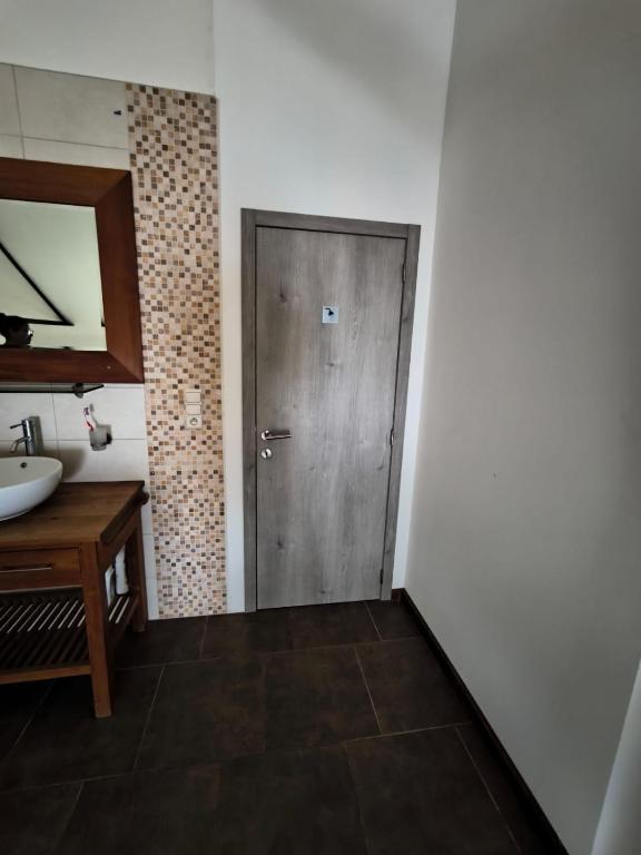 Fotografie z fotogalerie ubytování Belle villa de luxe avec 8 chambres v destinaci Charleroi