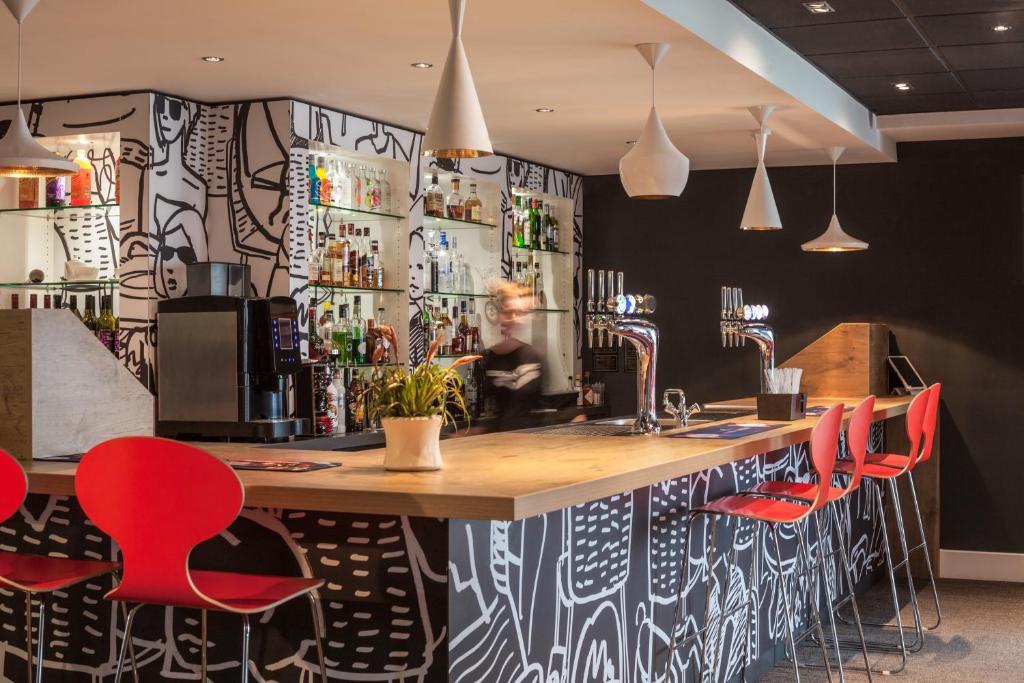 Lounge nebo bar v ubytování ibis London Wembley