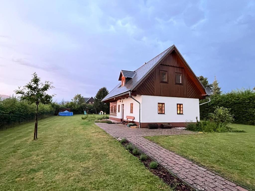 Hoone, kus villa asub