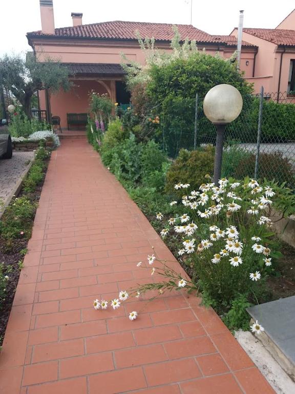 Vonkajšia záhrada v ubytovaní Villa Giuliana