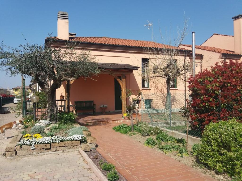 Vonkajšia záhrada v ubytovaní Villa Giuliana
