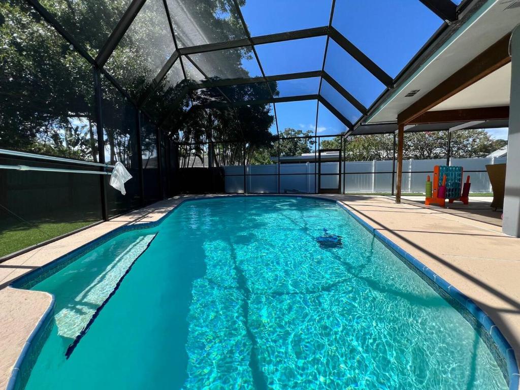 Coastal Pool Home Golf Beaches, Largo (updated prices 2025)
