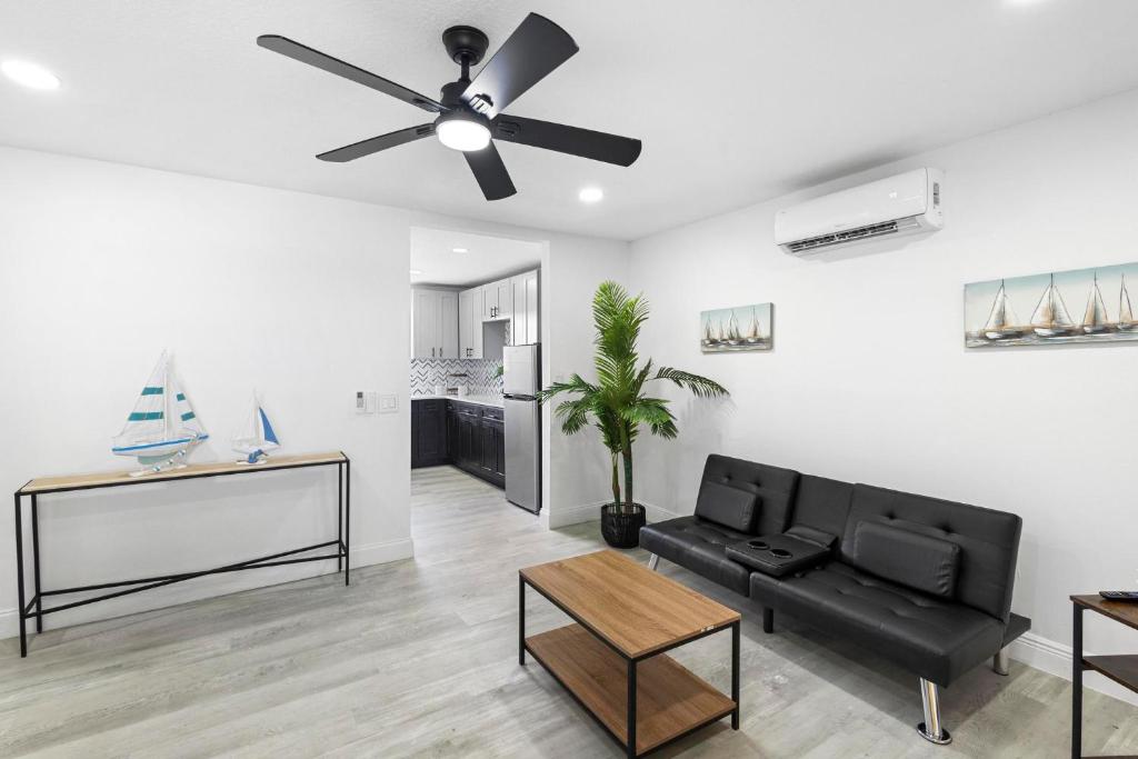 Χώρος καθιστικού στο Pet-friendly 1br Near Ucf Save 32 Now