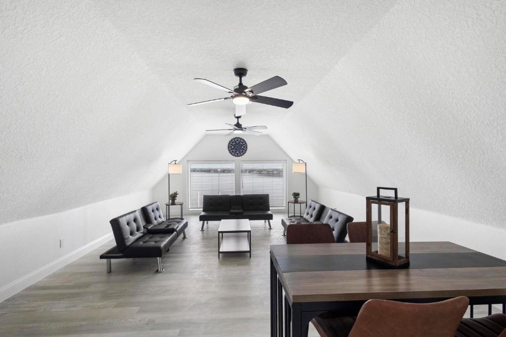 Gambar di galeri bagi Spacious 3br Oviedo Home Save 20 Wi-fi di Lake Mary