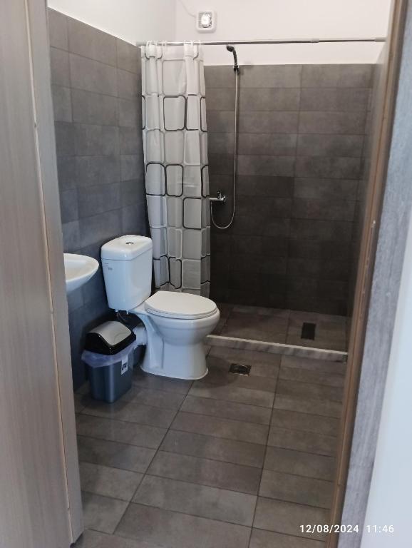 A bathroom at RENA APARTMENTS