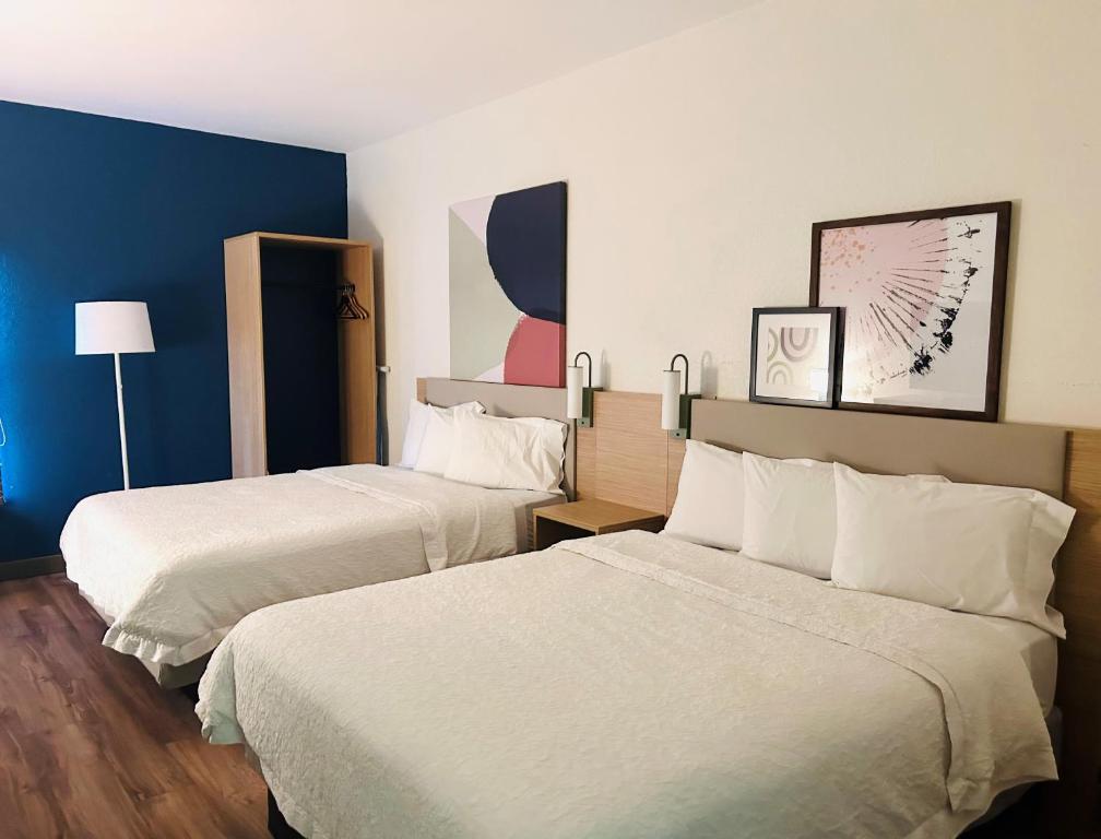 Brandon Center Hotel