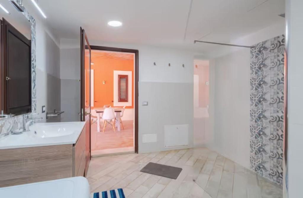 Фотография из галереи Villa con piscina al mare в городе Оньина