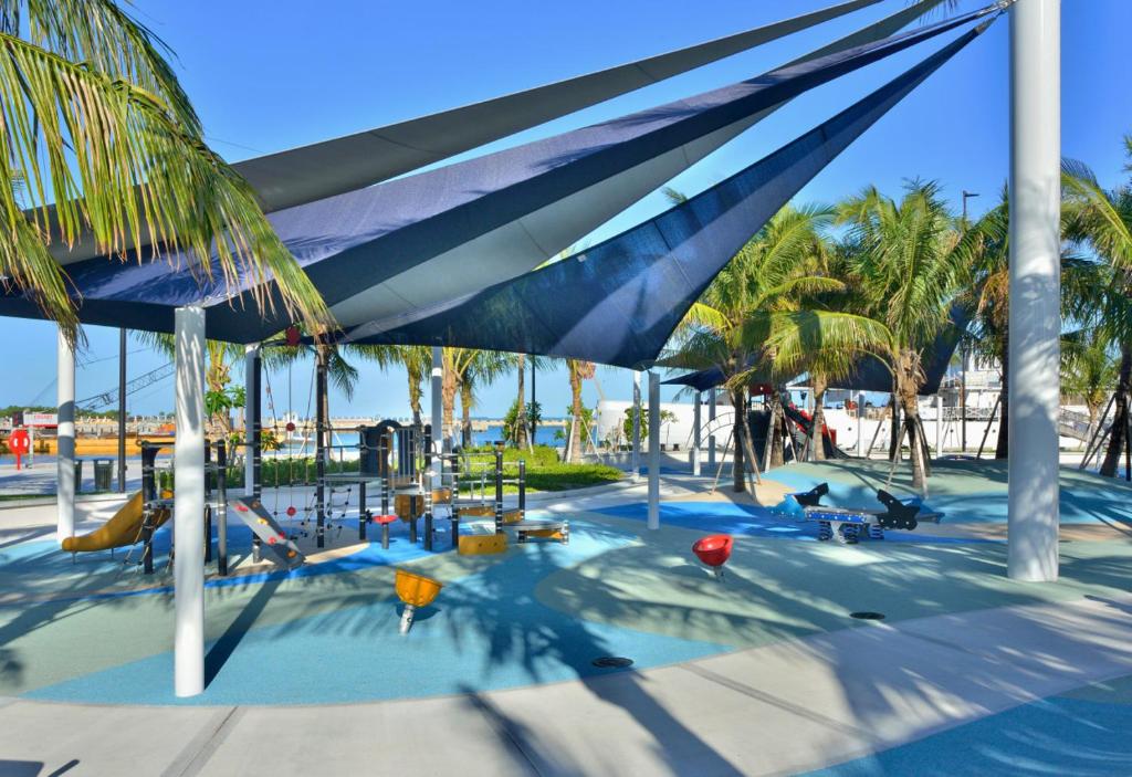 Sweet Sunshine Garden Flat Downtown Key West 2 Blocks Off Duval و دسترسی به استخر