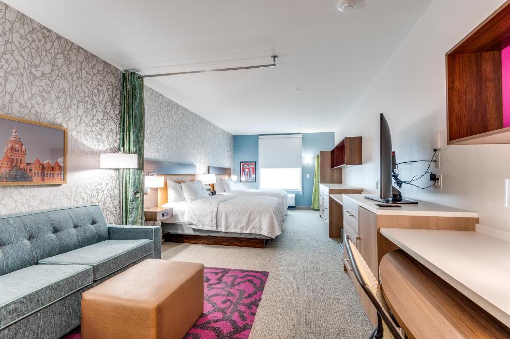 Кровать или кровати в номере Home2 Suites Dallas Medical District - Love Field