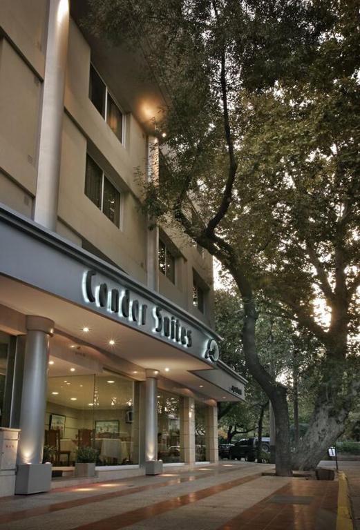O edifício em que o apart-hotel se localiza
