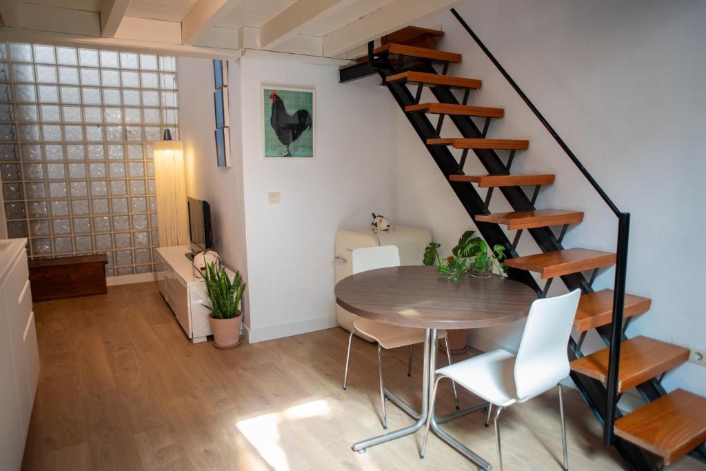 Cozy & Quiet apartment in the center