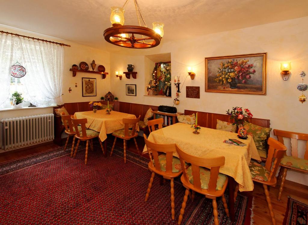 Fotografie z fotogalerie ubytování Hotel Garni Regina v destinaci Gößweinstein