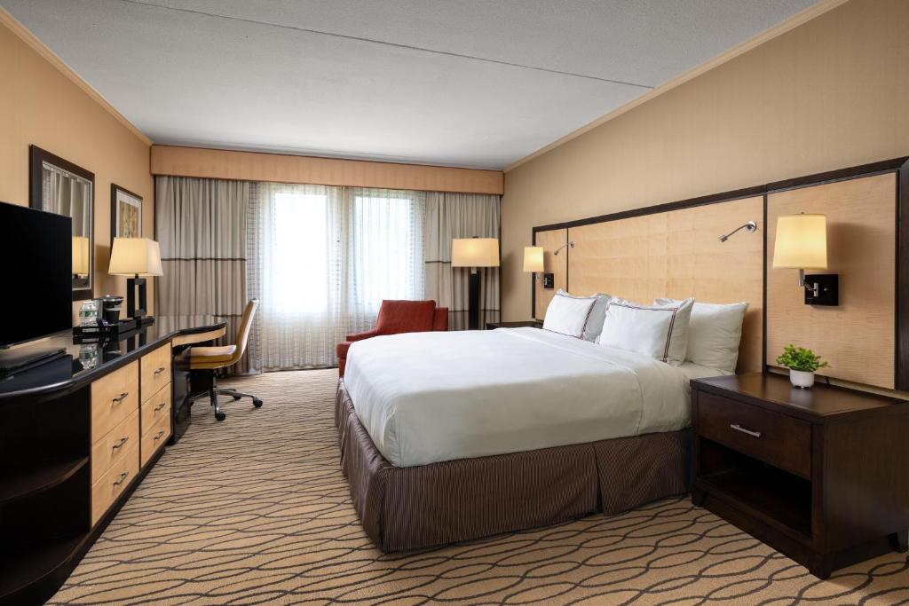 Sleepy Hollow Hotel - King Room - Disability Access