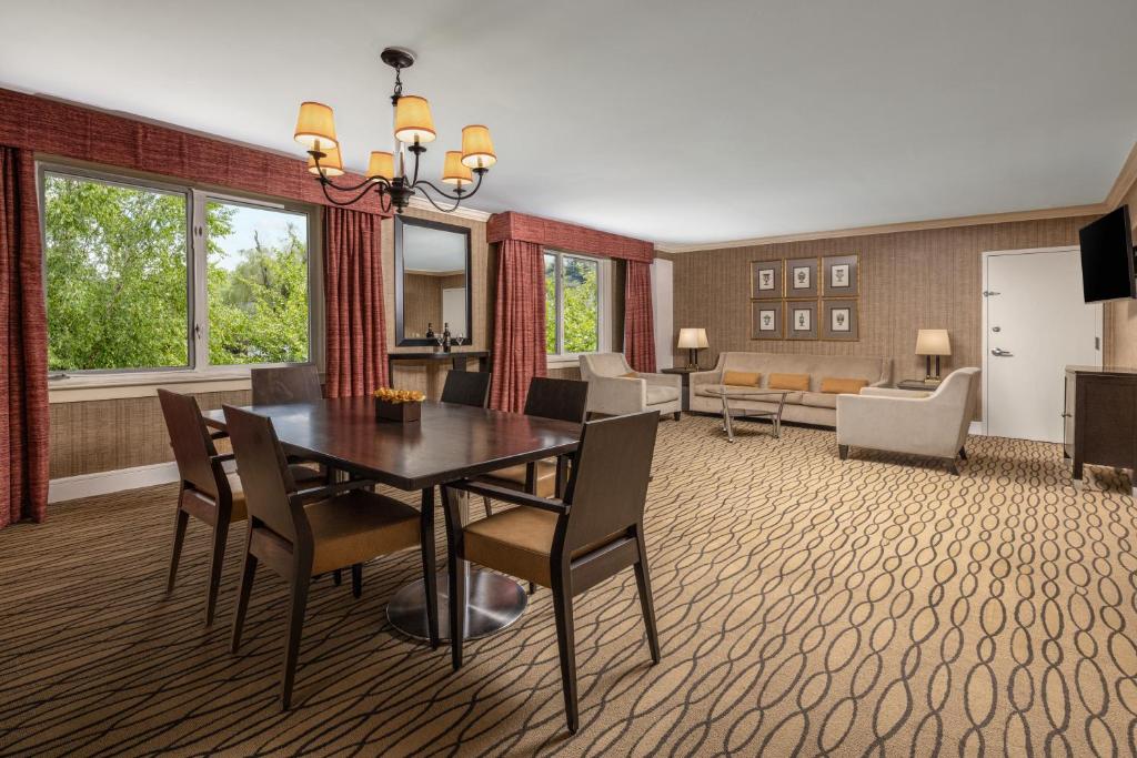 Sleepy Hollow Hotel - Executive Suite
