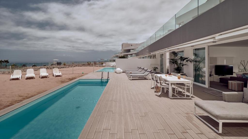 Bazén v ubytování Hotel Baobab Suites nebo v jeho okolí
