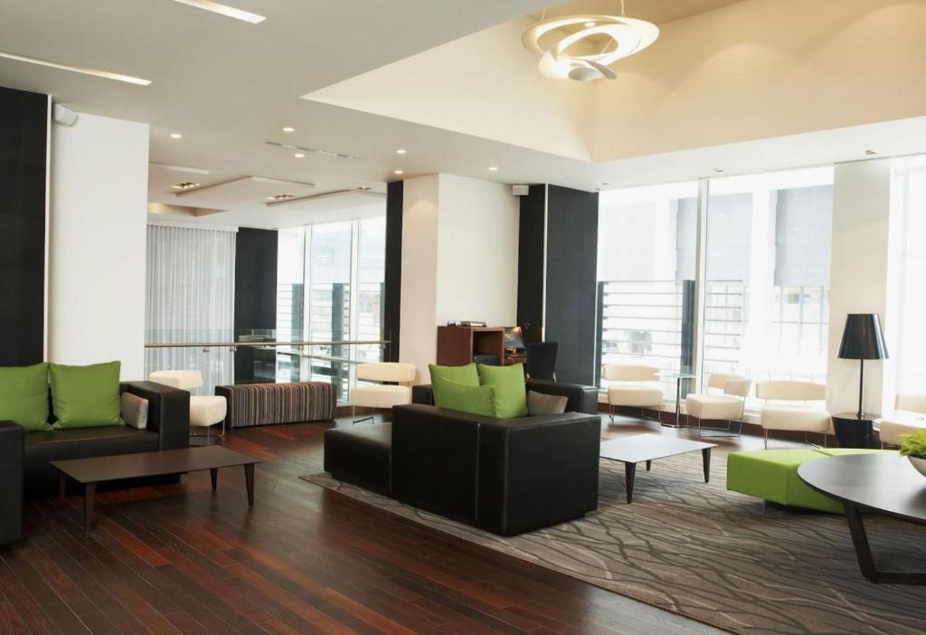 Le Germain Hotel Maple Leaf Square - Resim 10