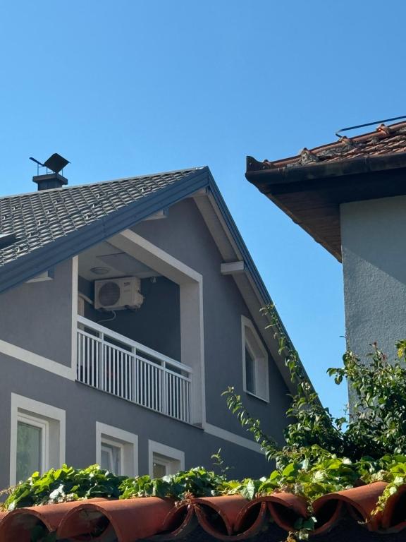 Budova, kde se ubytování v soukromí nachází