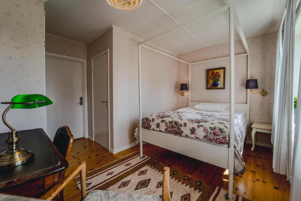Svaneholm Hotel - Single Room With Private Bathroom