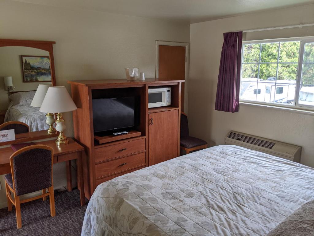 Hi-Lo Motel, Cafe and RV Park Mount Shasta Area - Habitación King