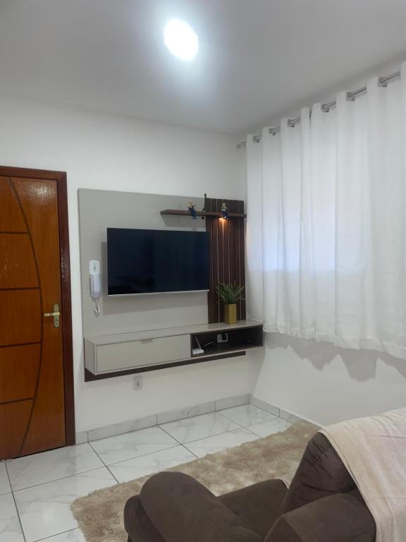 Et tv og/eller underholdning på 3km parque de exposição, 200m do hospital Smaritano- Apto