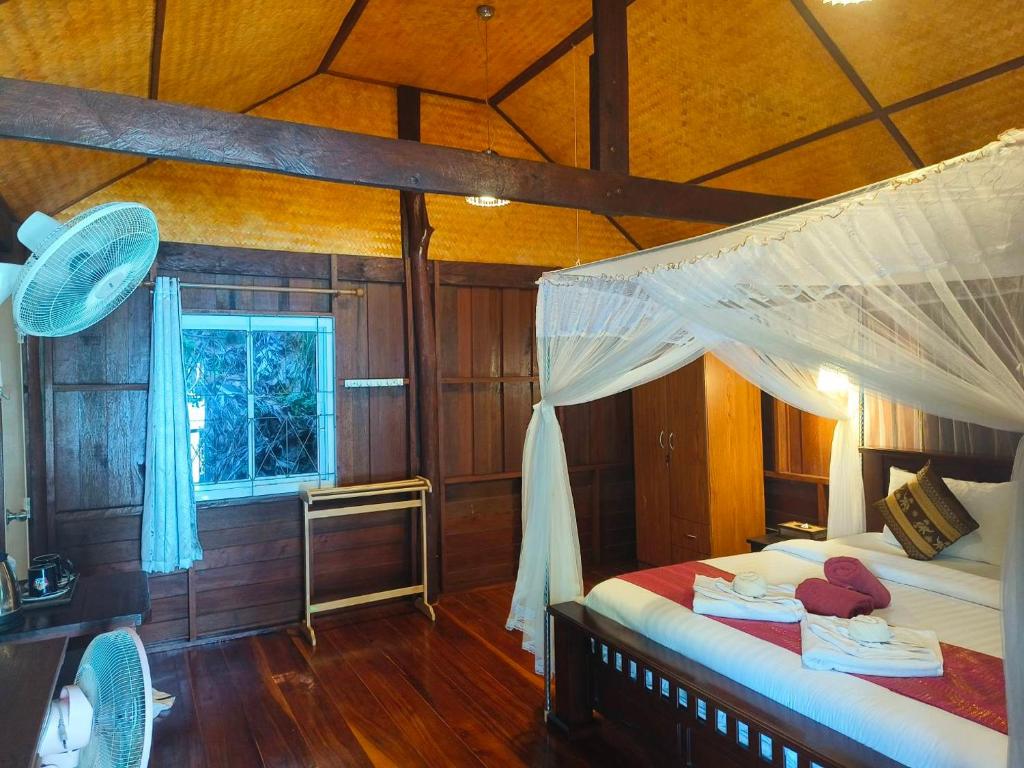 Kohjum Seafront Resort - 19