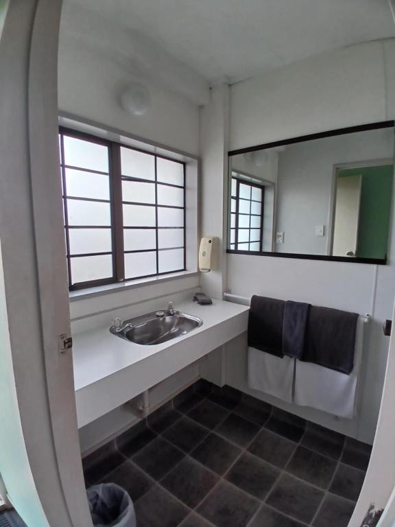 Ambassador Motel - Resim 36