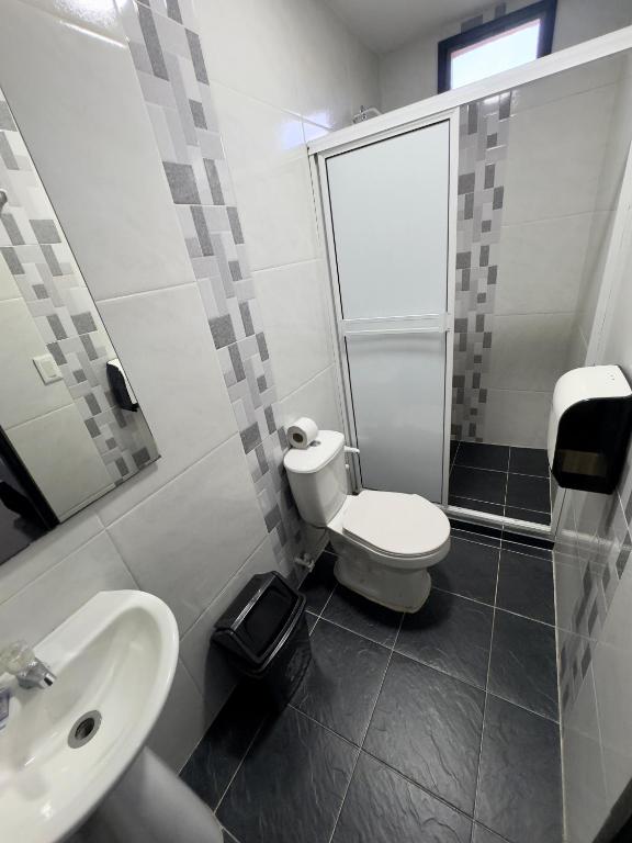 Koupelna v ubytování Hotel Select Medellin